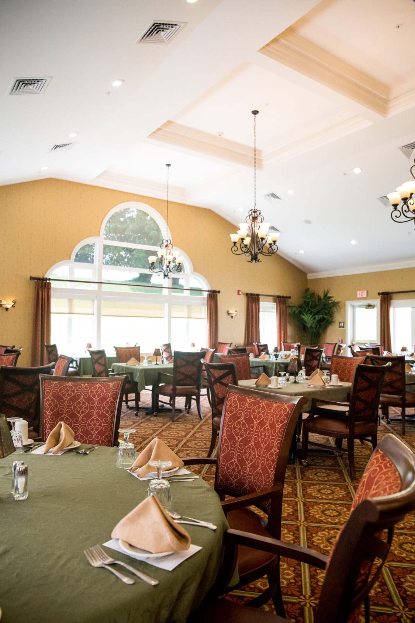 A Country Meadows of YorkSouth (Leader Heights) Dining Room Country